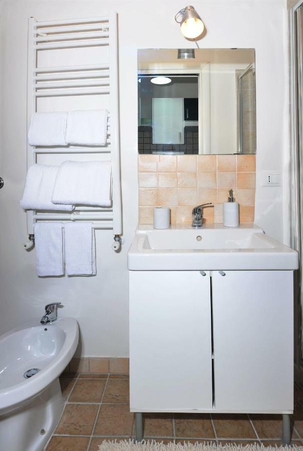 Apartment Close To Vatican Museums And To Metro Rome Bagian luar foto