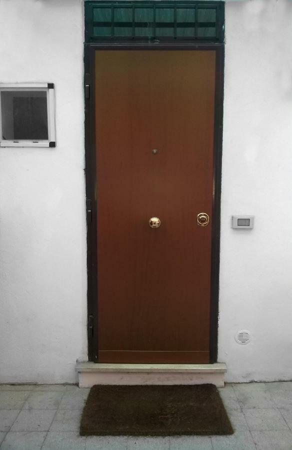 Apartment Close To Vatican Museums And To Metro Rome Bagian luar foto